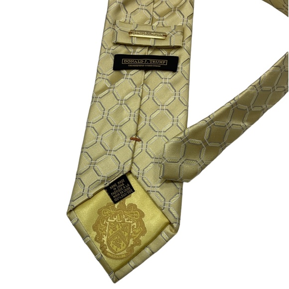 DONALD TRUMP Gold Geometric Silk DESIGNER Tie HANDMADE - Picture 2 of 4